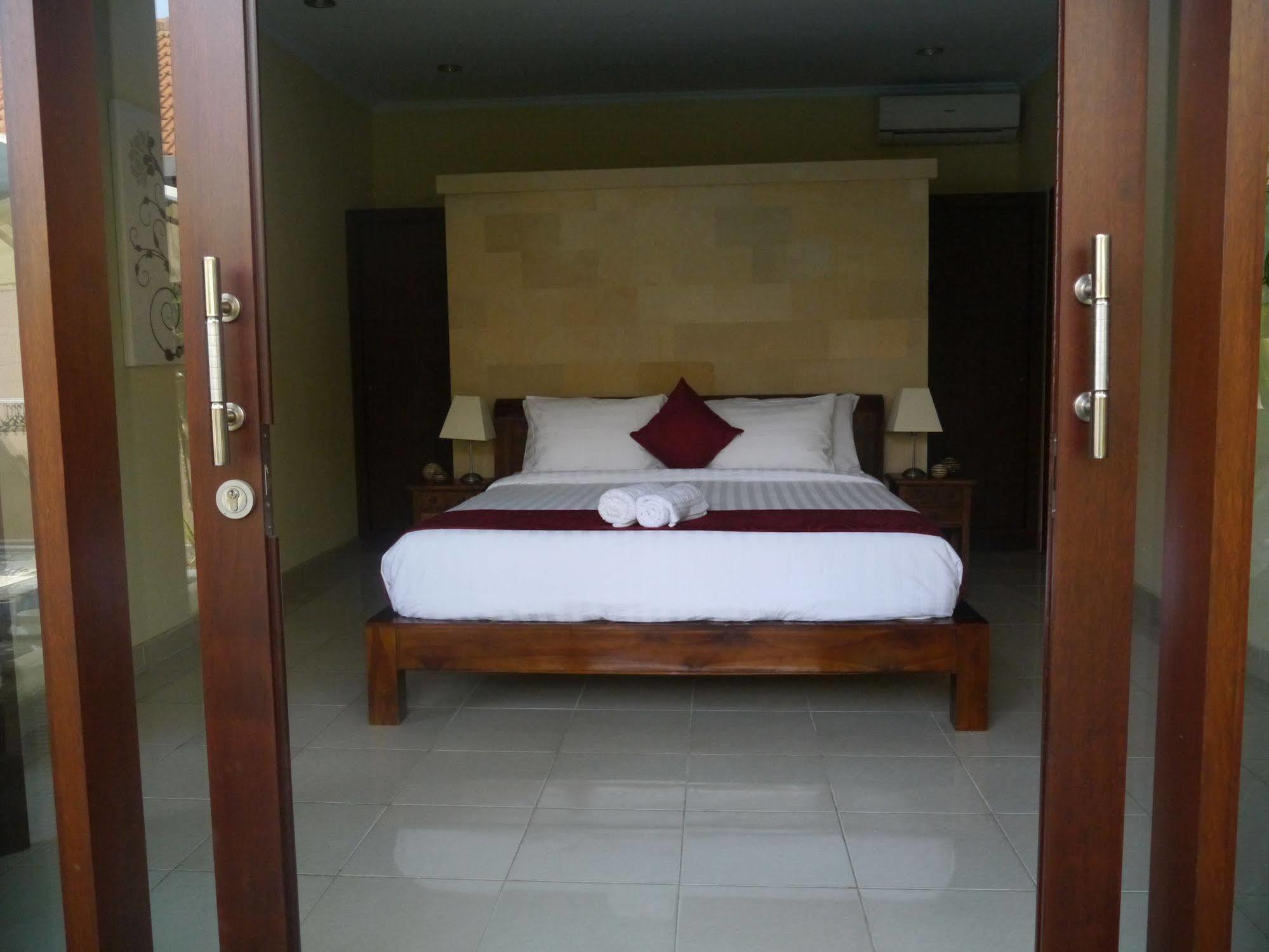 Exquisito Villa Dempasar Exterior foto