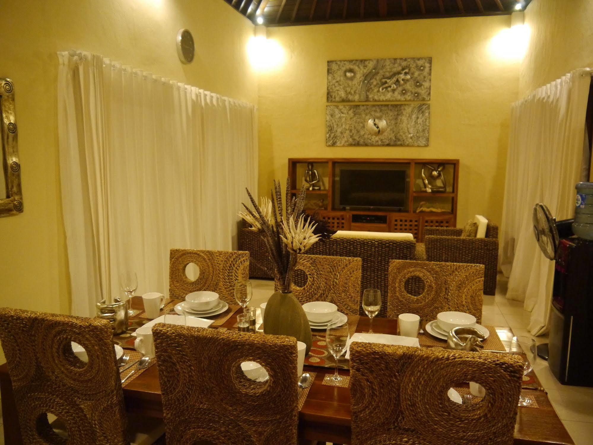 Exquisito Villa Dempasar Exterior foto